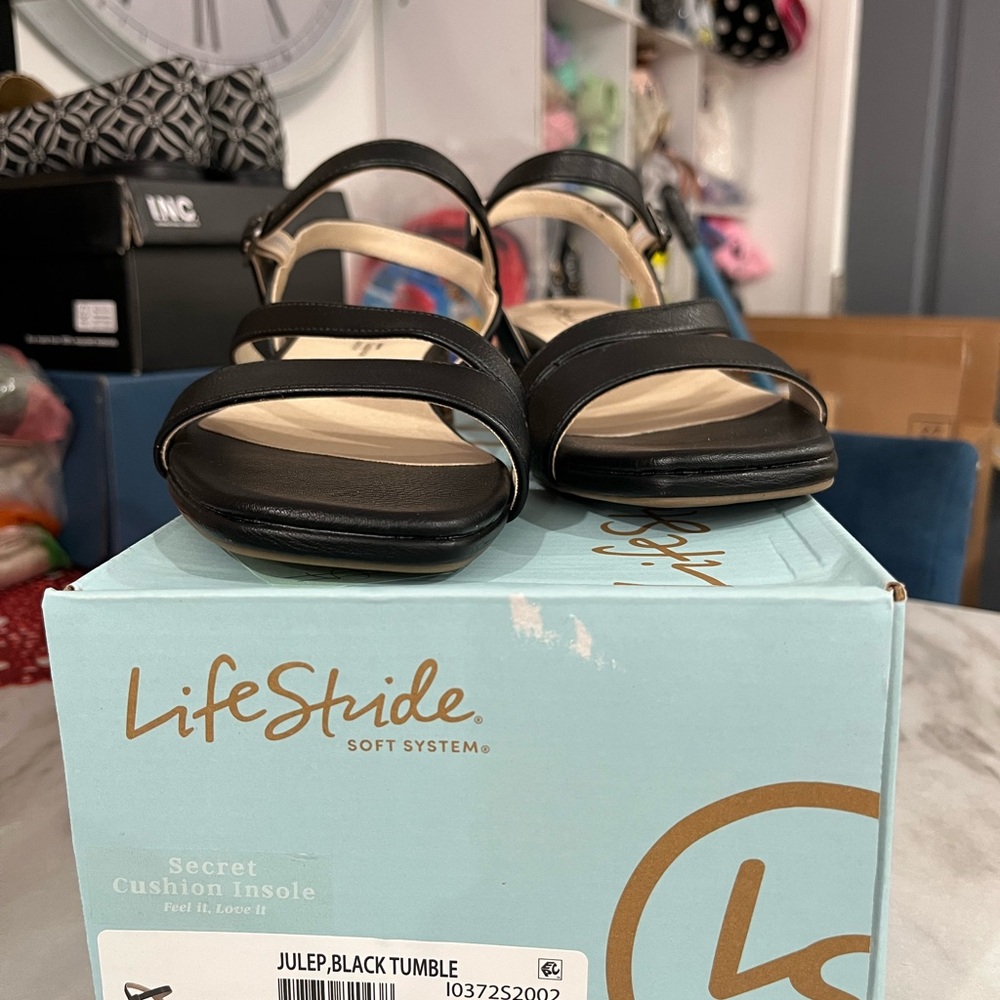 Life Stride Women's Black Strappy Sandals
